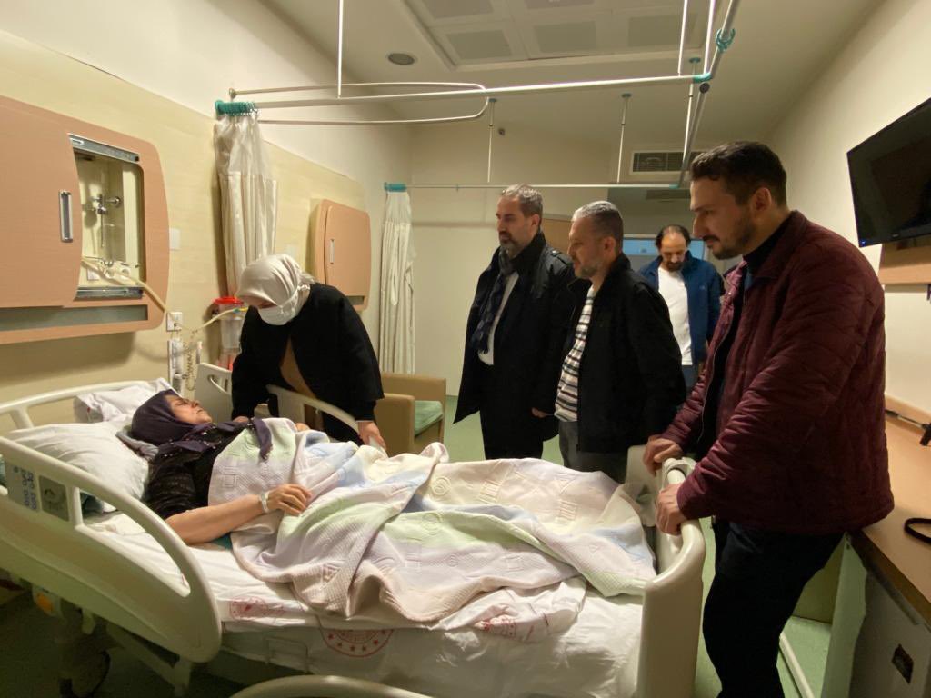 TEDAVİSİ SÜREN HEMŞEHRİLERİMİZİ HASTANEDE ZİYARET ETTİK 