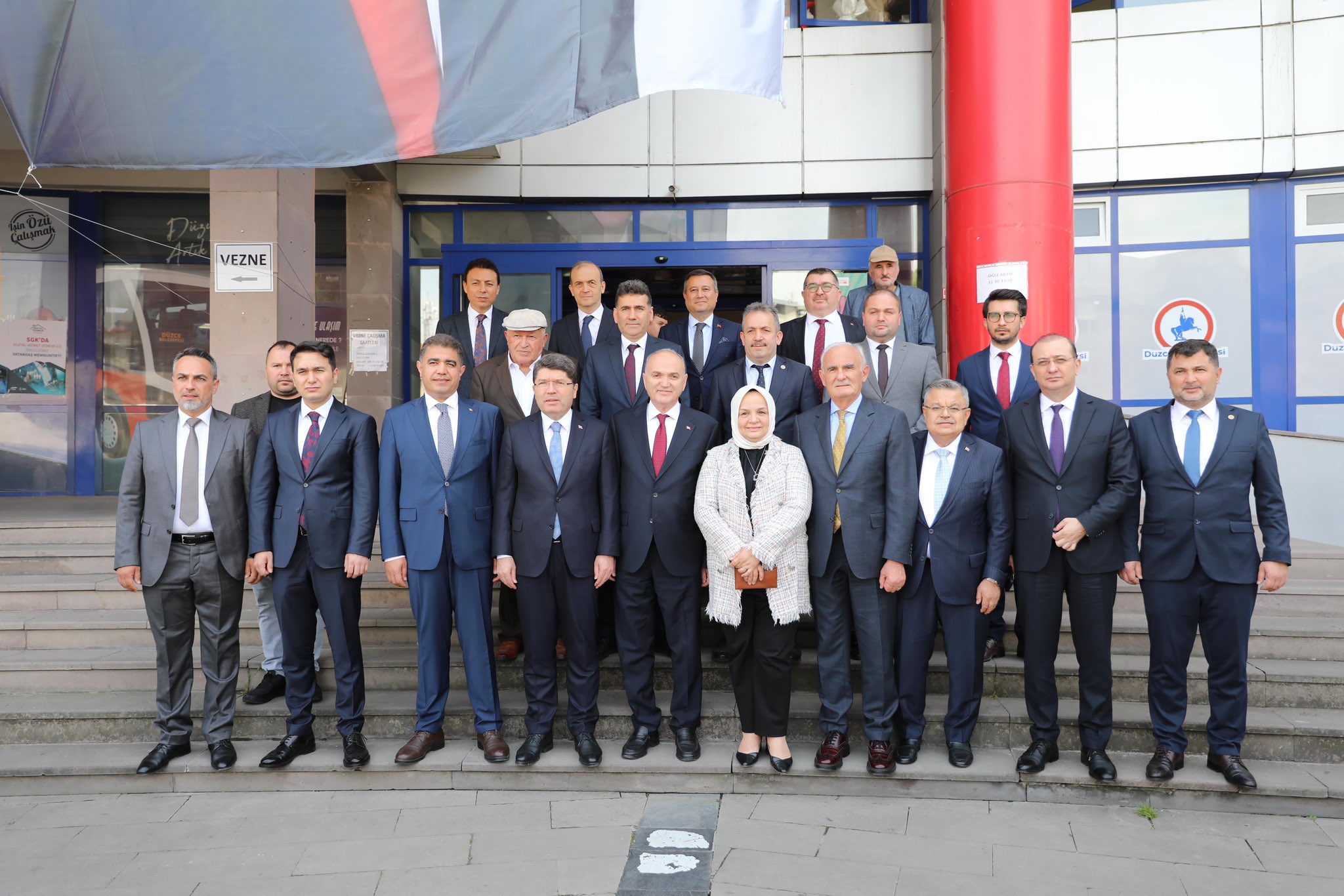 TUNÇ VE YILMAZ'DAN ÖZLÜ'YE DESTEK