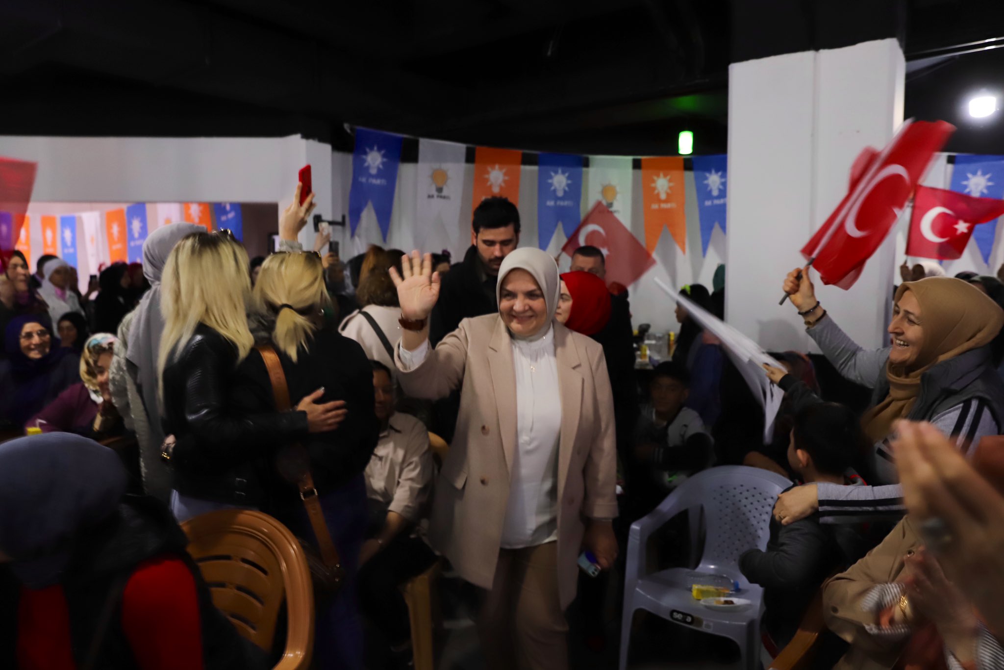 AKÇAKOCA'DA BÜYÜK KADIN BULUŞMASI 