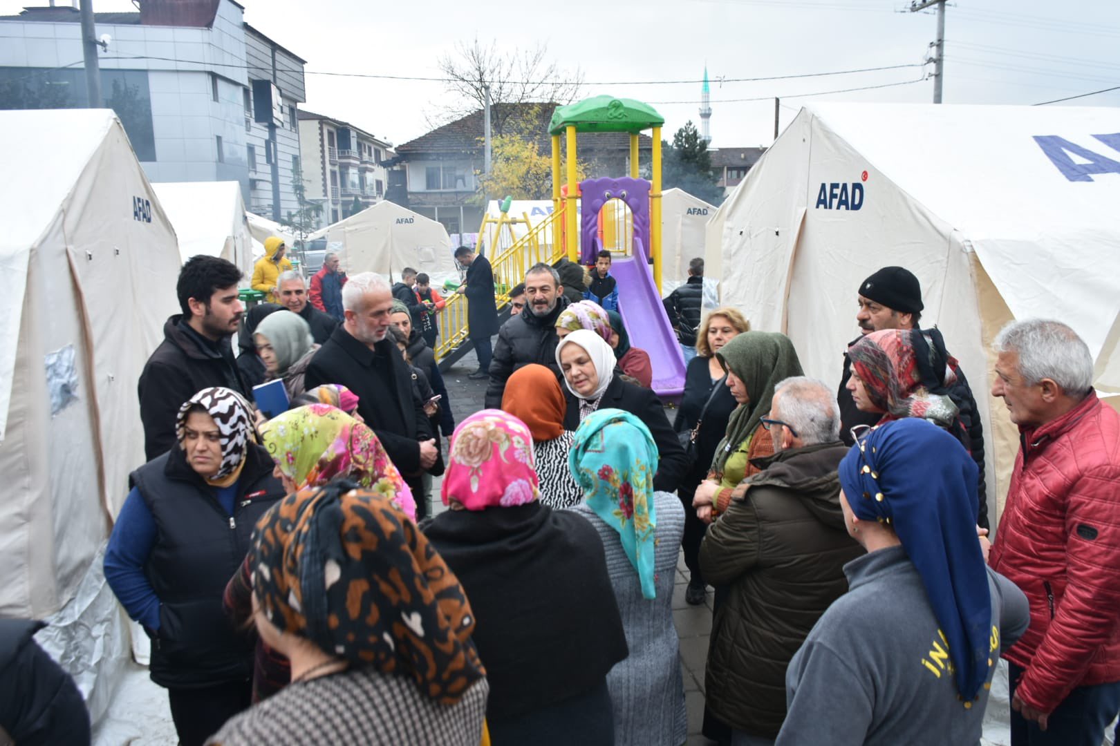 DEPREMİN İZLERİNİ SİLİYORUZ...