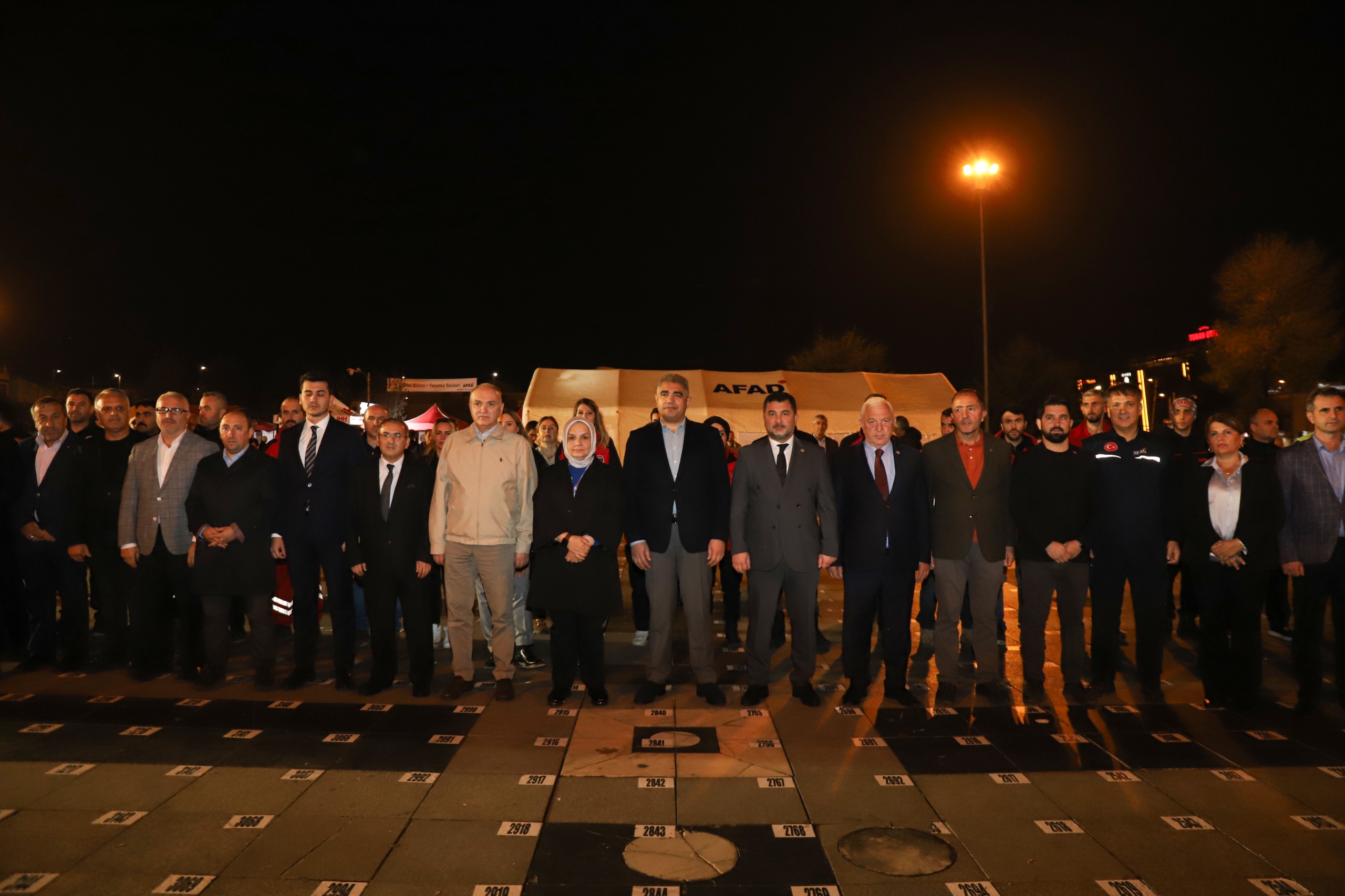 DEPREMDE KAYBETTİĞİMİZ CANLARI ANDIK