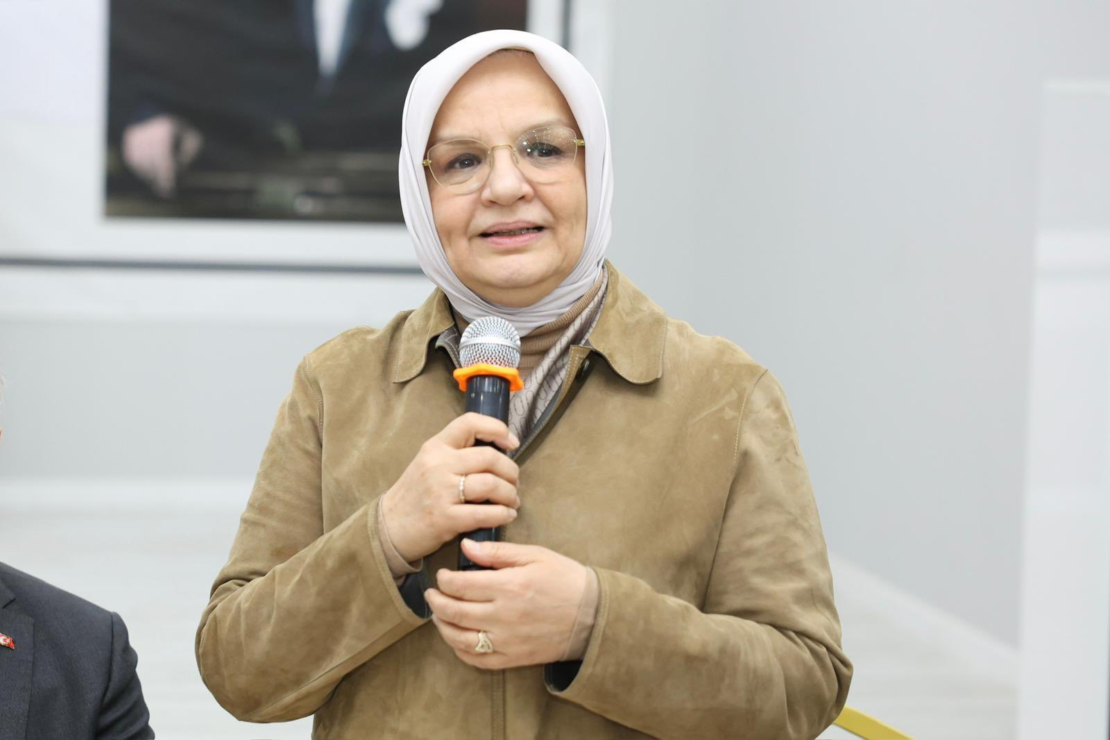 YETİM GÜLERSE DÜNYA GÜLER