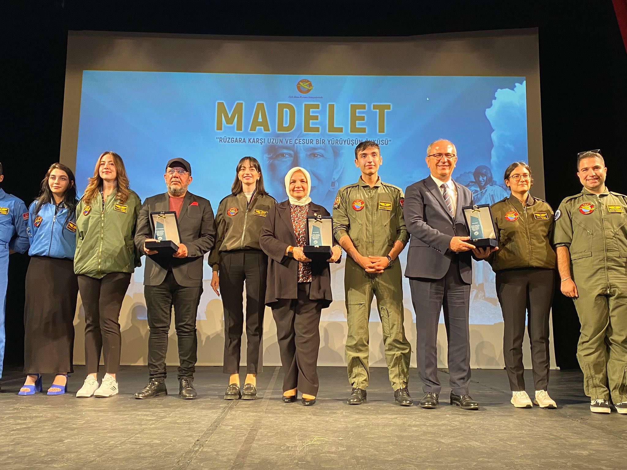 BULUTLARA DOKUNAN KADIN: MADELET