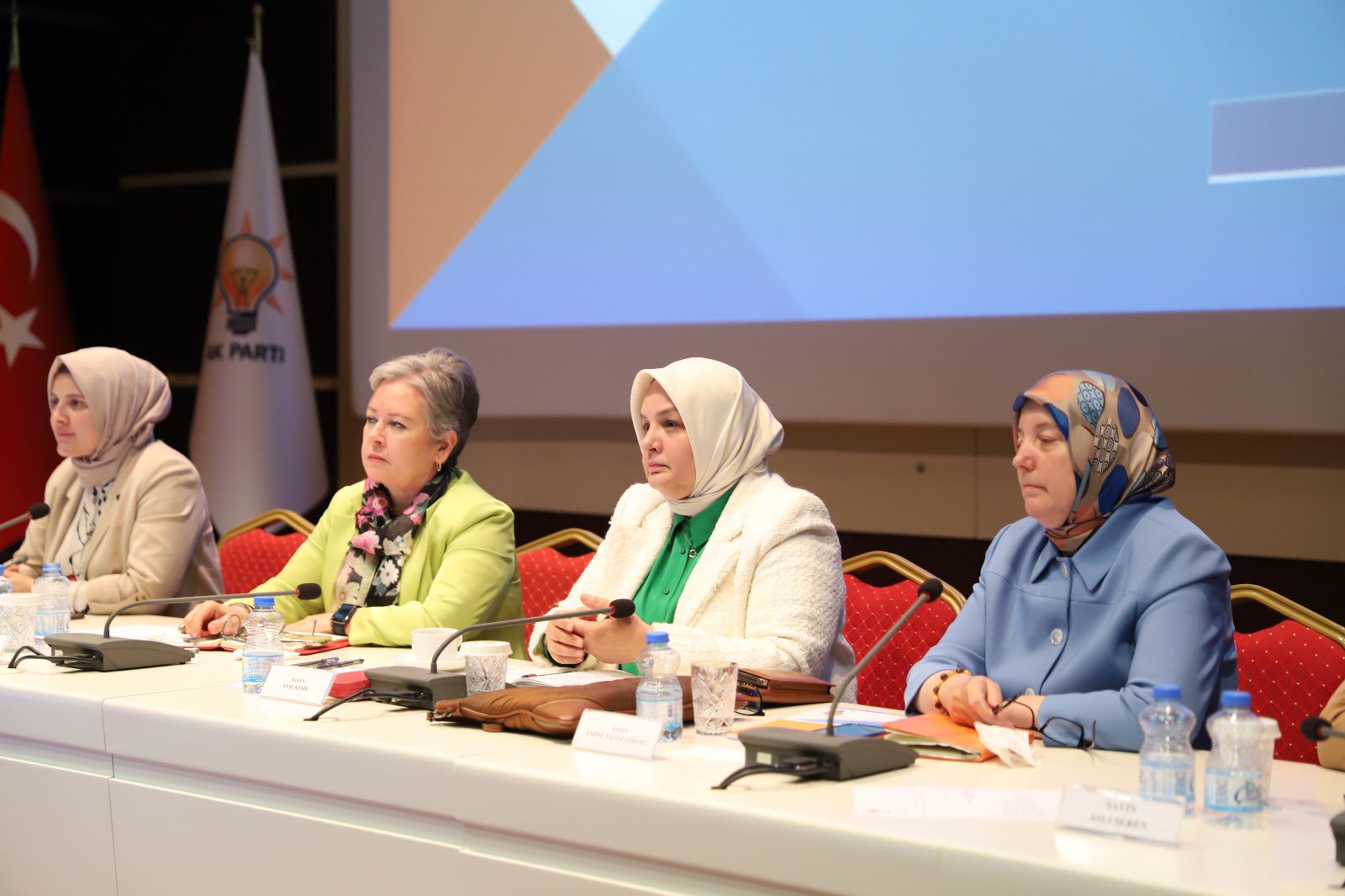 KADIN KOLLARI MKYK TOPLANTISI (1)