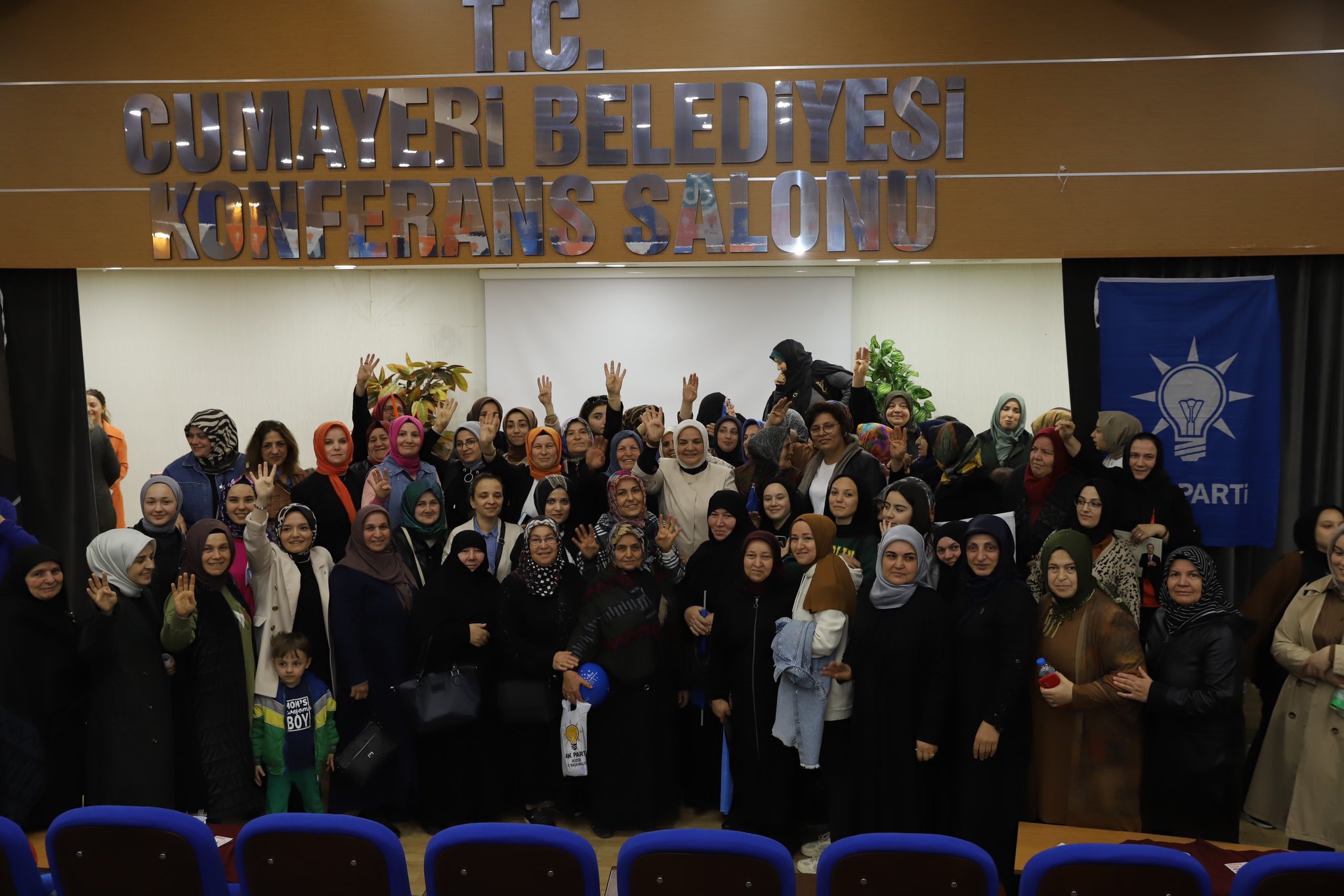 CUMAYERİ'NDE KADIN BULUŞMASI GERÇEKLEŞTİRDİK