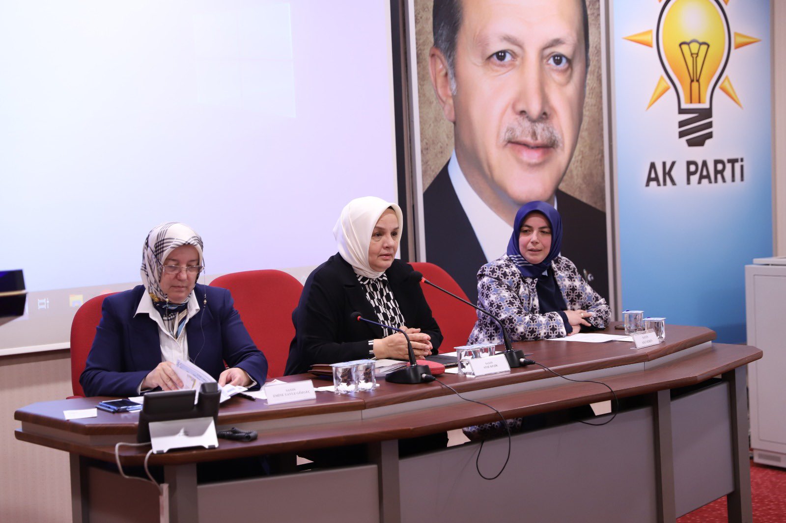 81 İL KADIN KOLLARI BAŞKANLARI TOPLANTISI