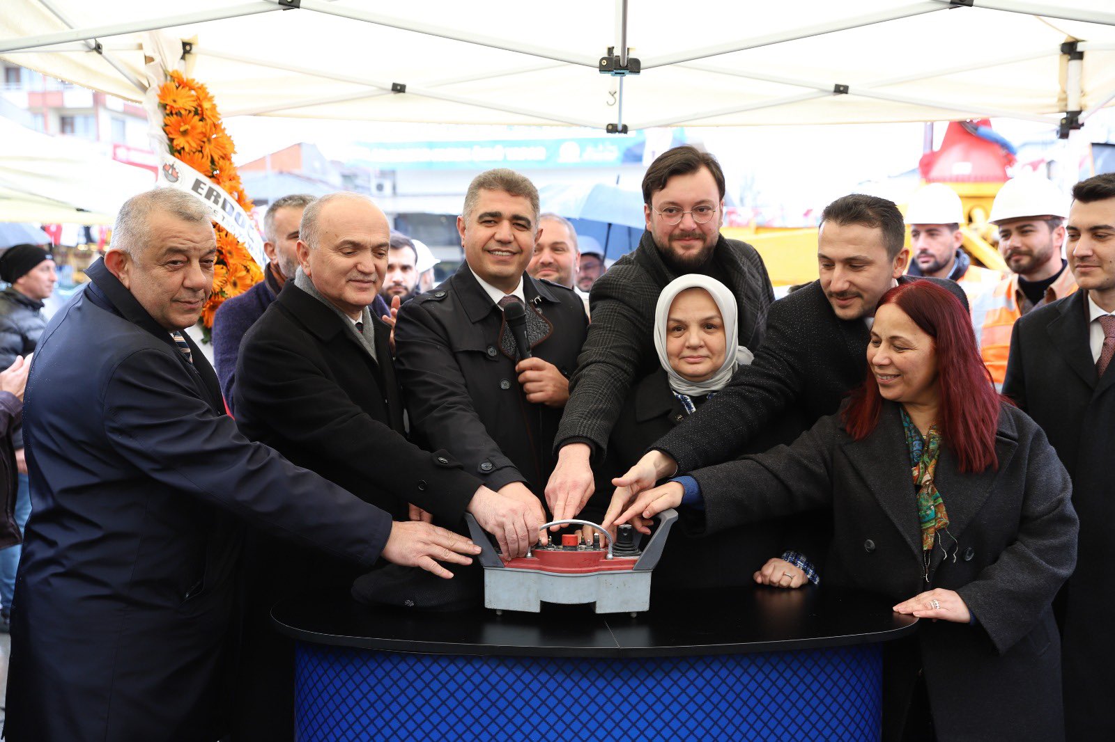 DÜZCE'DE YILLARIN SORUNU ÇÖZÜLDÜ