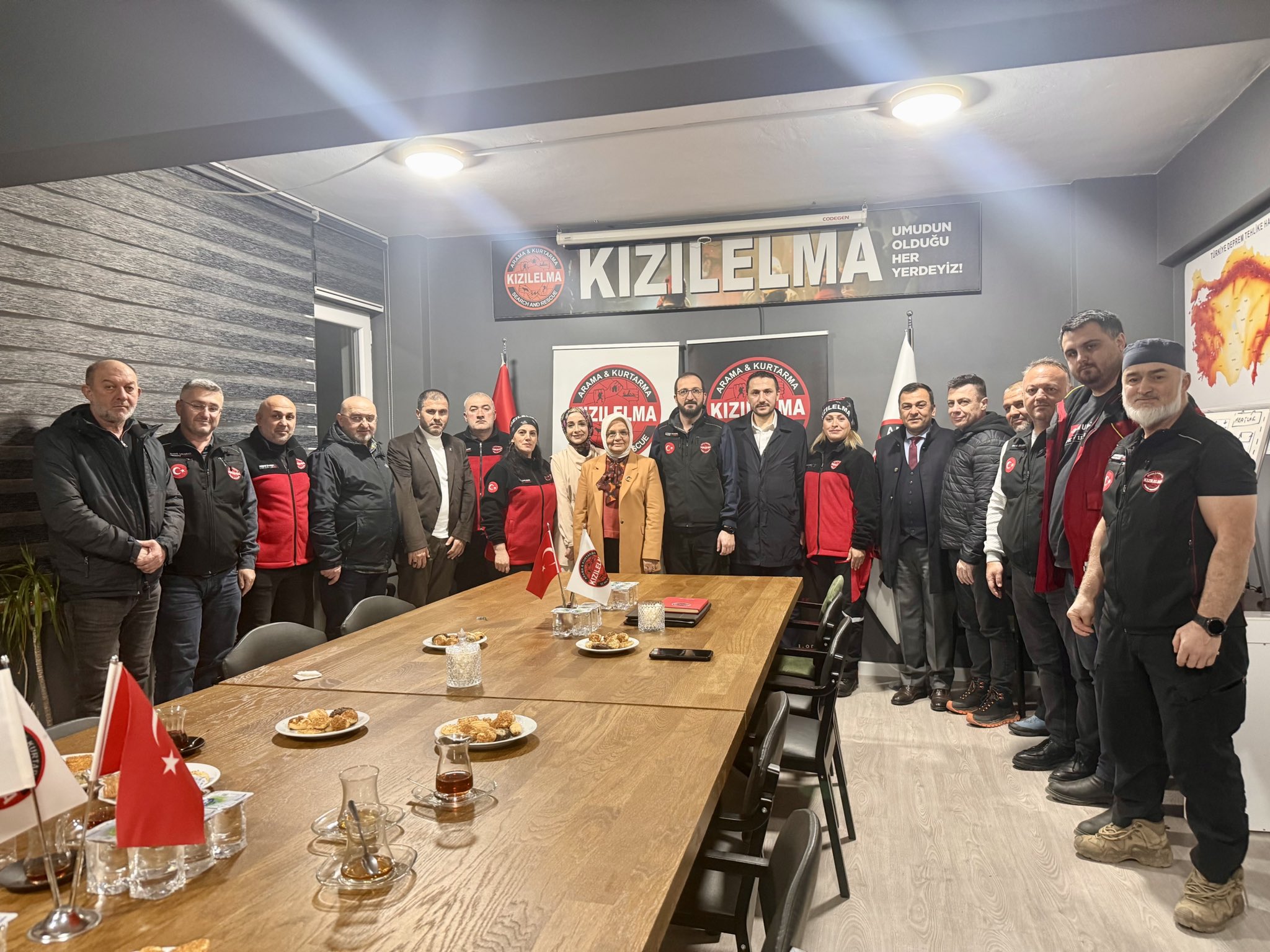 KIZILELMA DERNEĞİNİ ZİYARET ETTİK