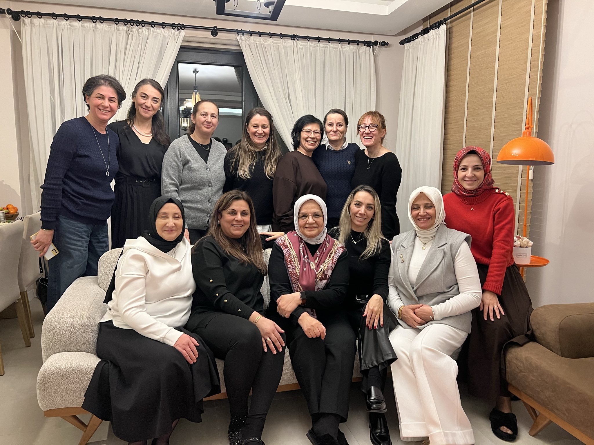 HANIMLARIN ÇAY DAVETİNE KATILDIK