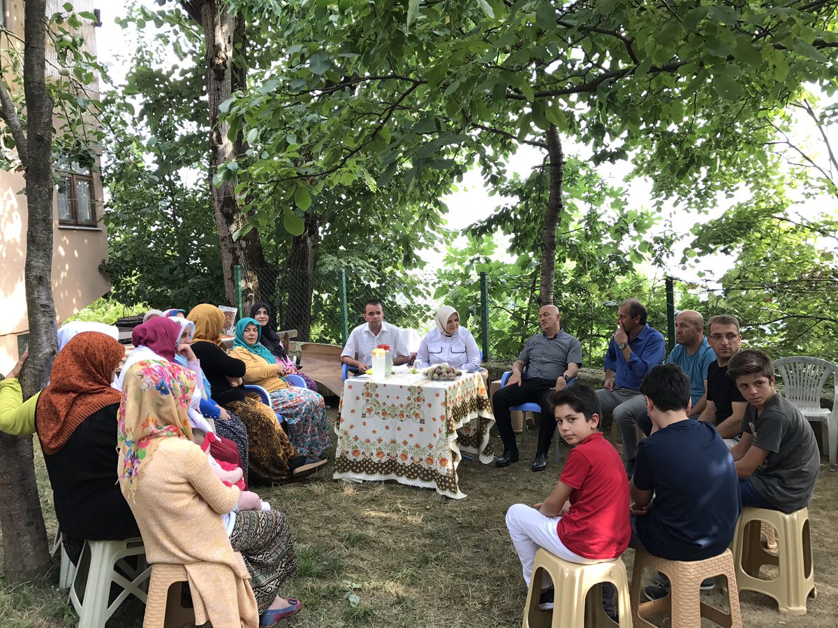 Bogaziçi Beldemizde Fikret-Makbule Çabuk Çiftinin Evinde Hemsehrilerimizle Bir Araya Geldik