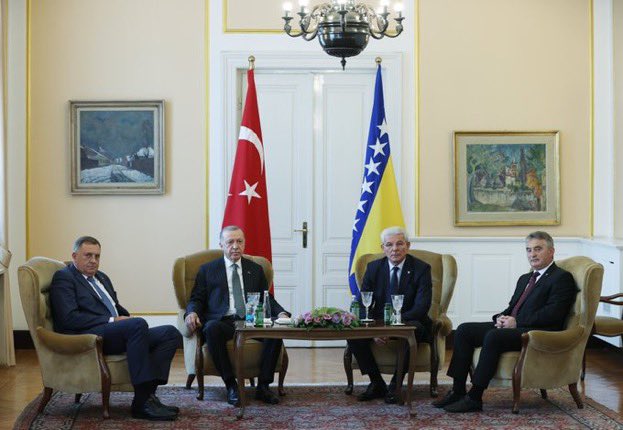 BOSNA-HERSEK'TEYİZ...