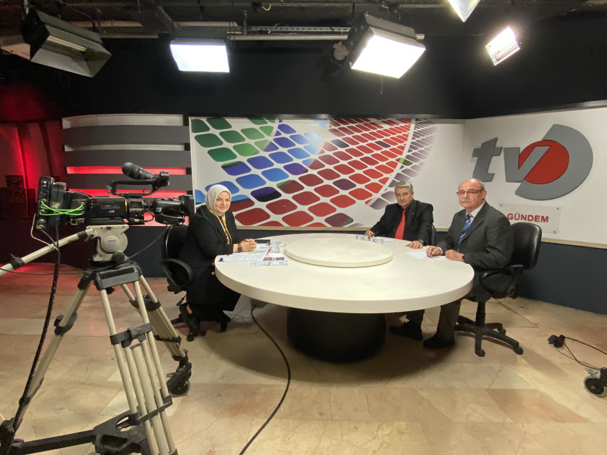 DÜZCE TV'DE GÜNDEMİ DEĞERLENDİRDİK