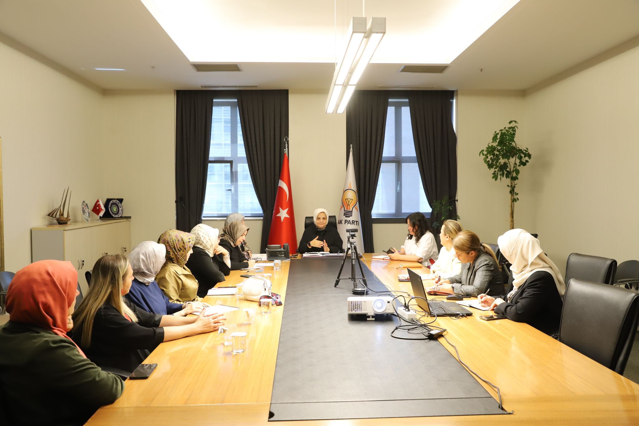 KADIN KOLLARI MKYK TOPLANTISI