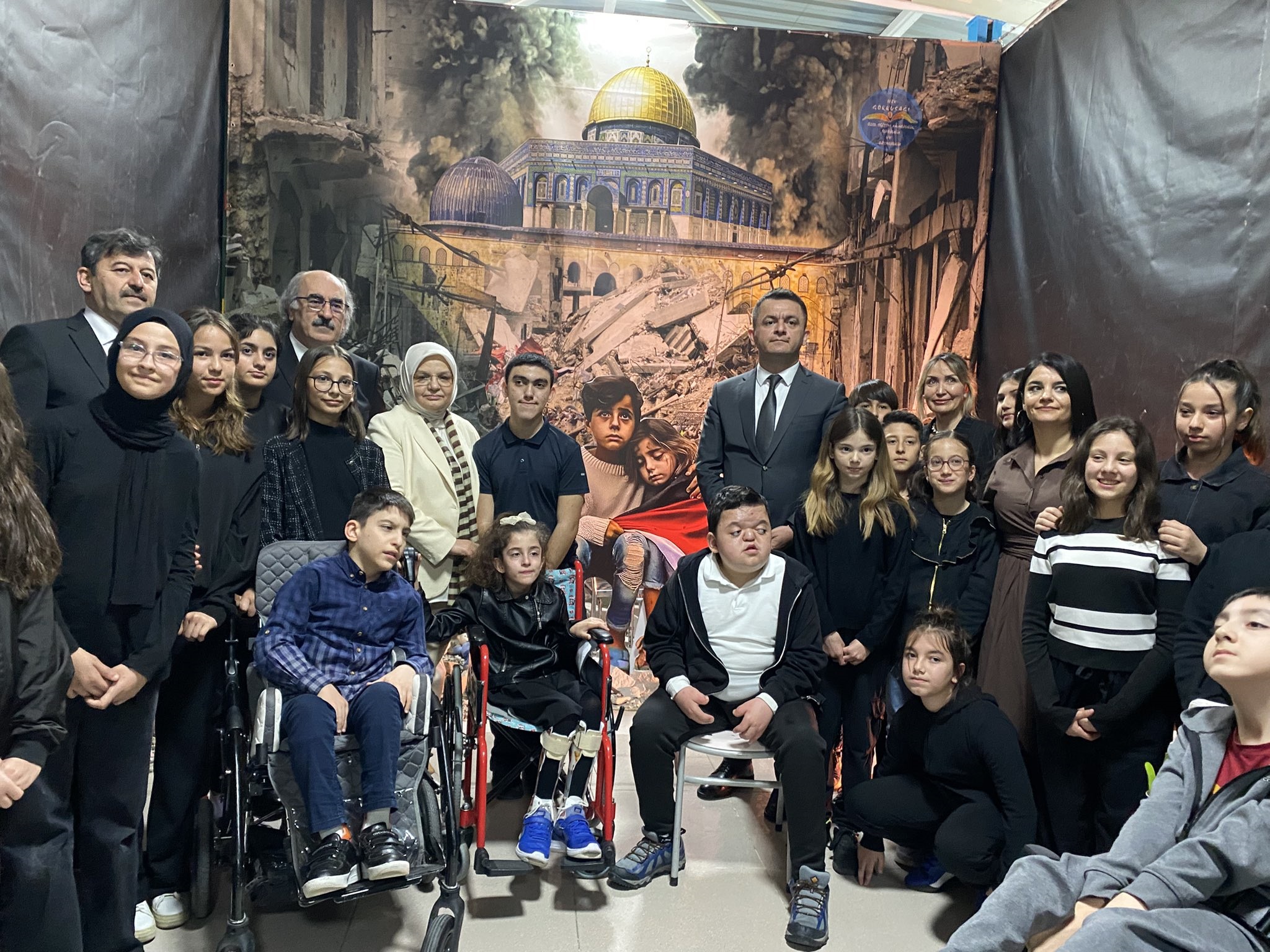 ÖZEL ÇOCUKLARDAN GAZZE RESİM SERGİSİ