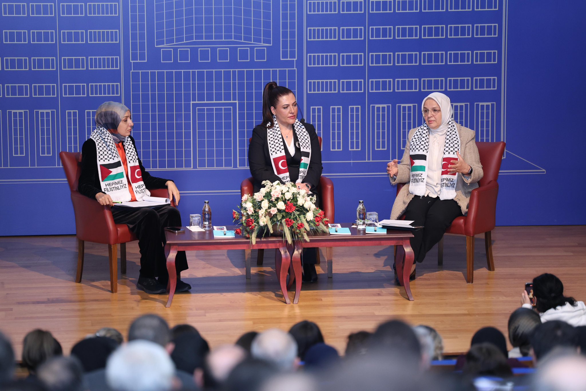 "FİLİSTİN'DE KADIN OLMAK" PANELİ