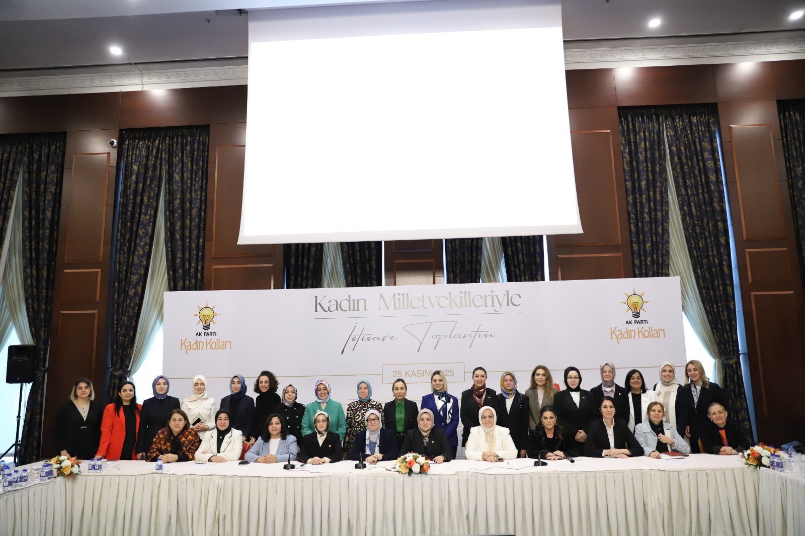 KADIN MİLLETVEKİLLERİ İŞTİŞARE TOPLANTISI