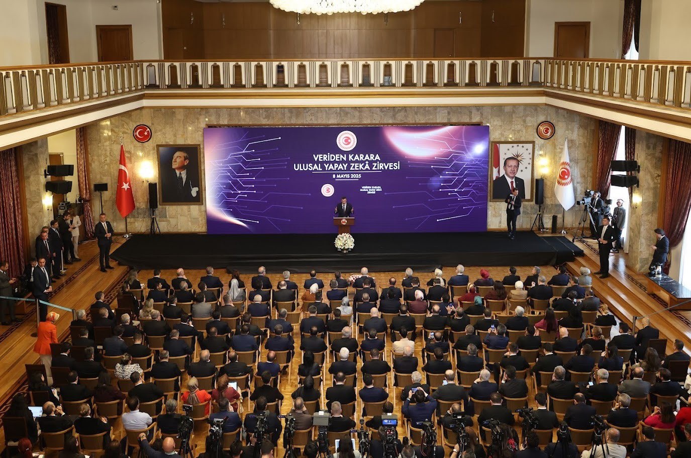 VERİDEN KARARA ULUSAL YAPA ZEKA ZİRVESİ