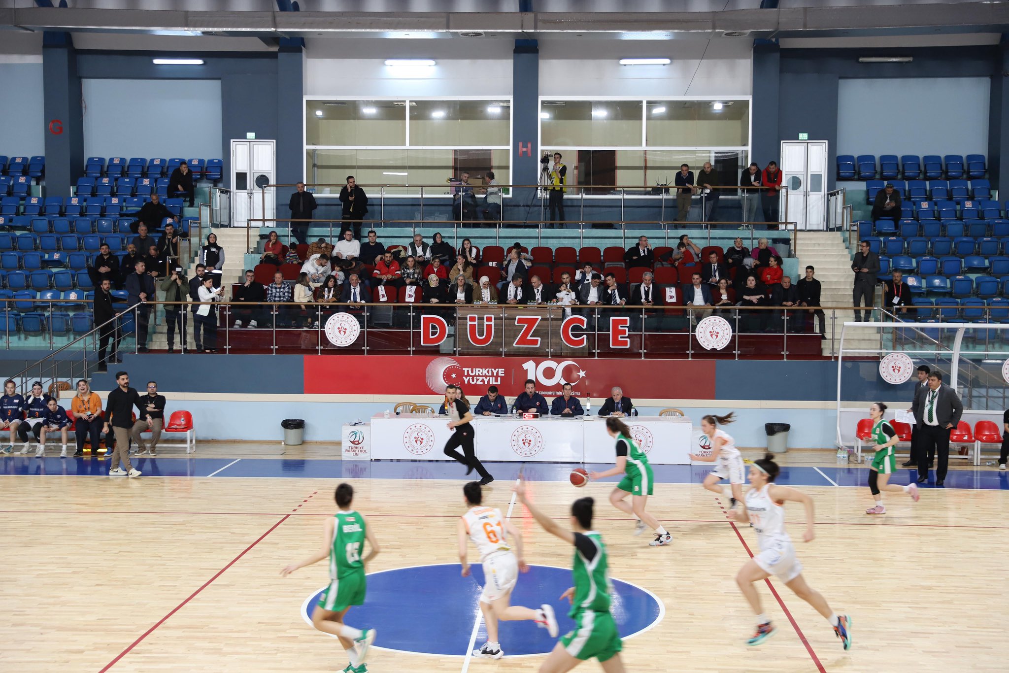 TEBRİKLER BİZİM KIZLARA