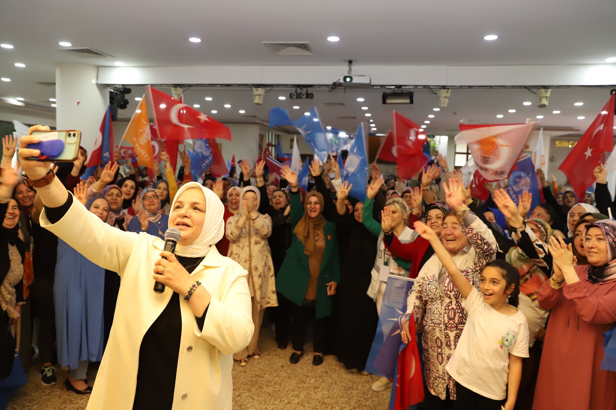 SİNCAN'DA BÜYÜK KADIN BULUŞMASI