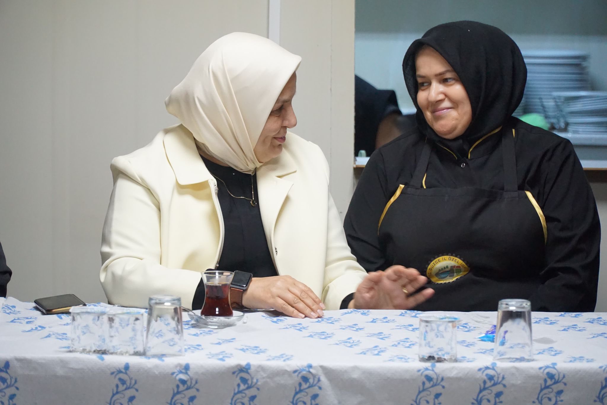 ÖZEL İDARE TAŞ OCAĞI'NDA ÇAY MOLASI 